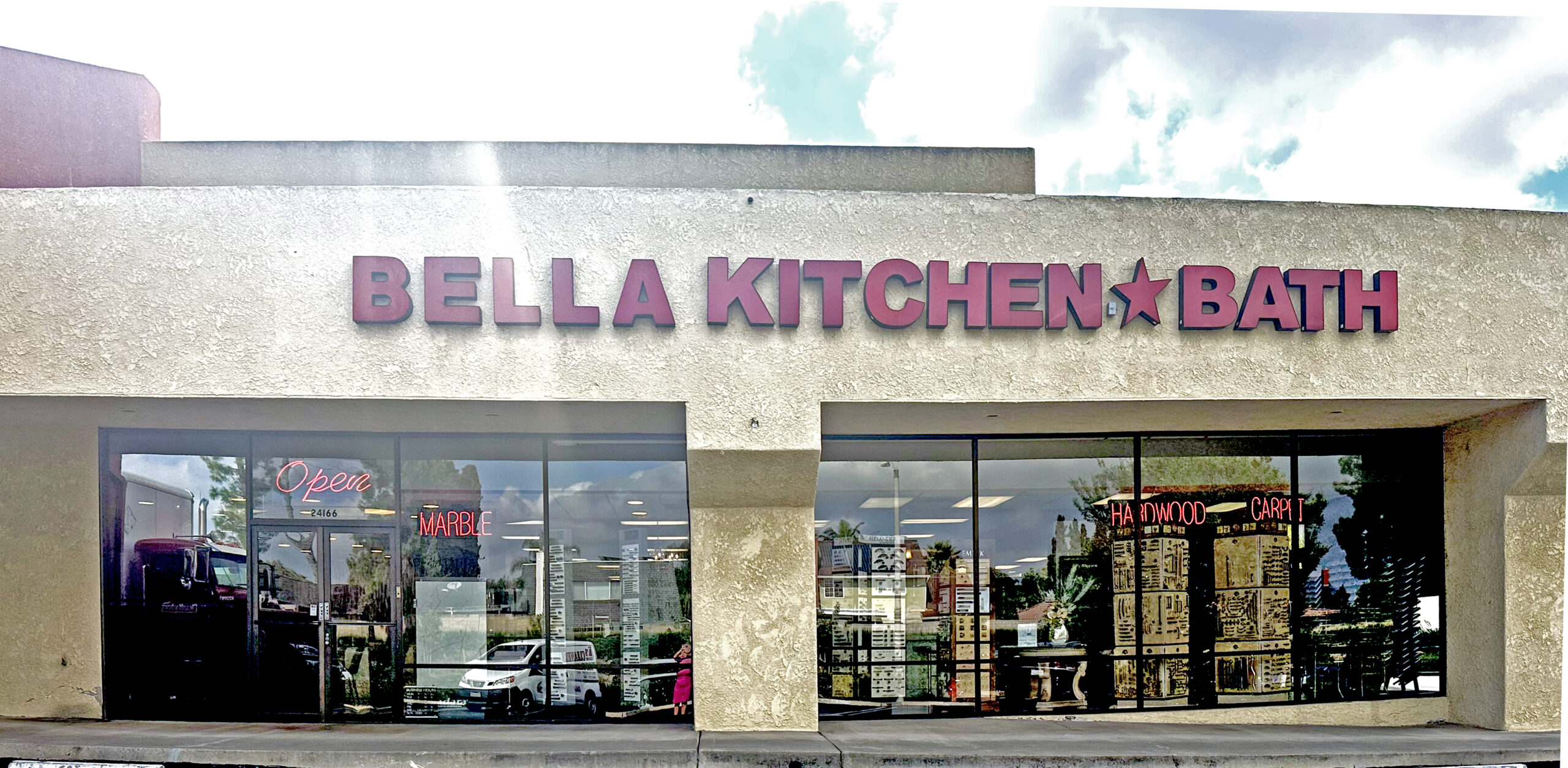 Bella, Kitchen